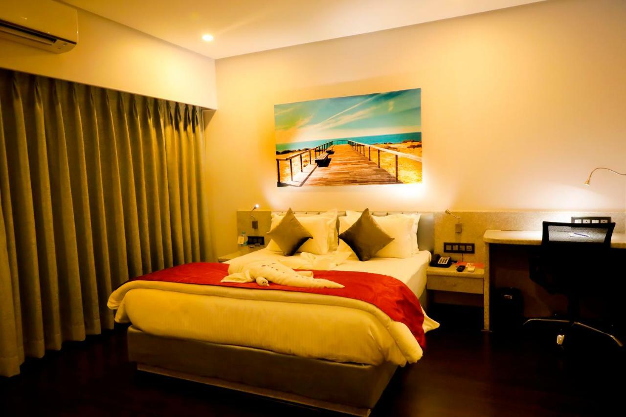 Kyriad Hotel Nashik By Othpl Exterior photo