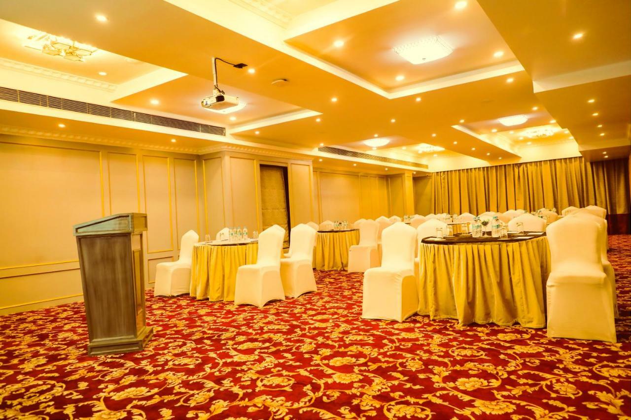 Kyriad Hotel Nashik By Othpl Exterior photo